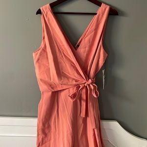 SALMON COLOR JUMPSUIT WITH A CROSS TOP AND POCKETS!